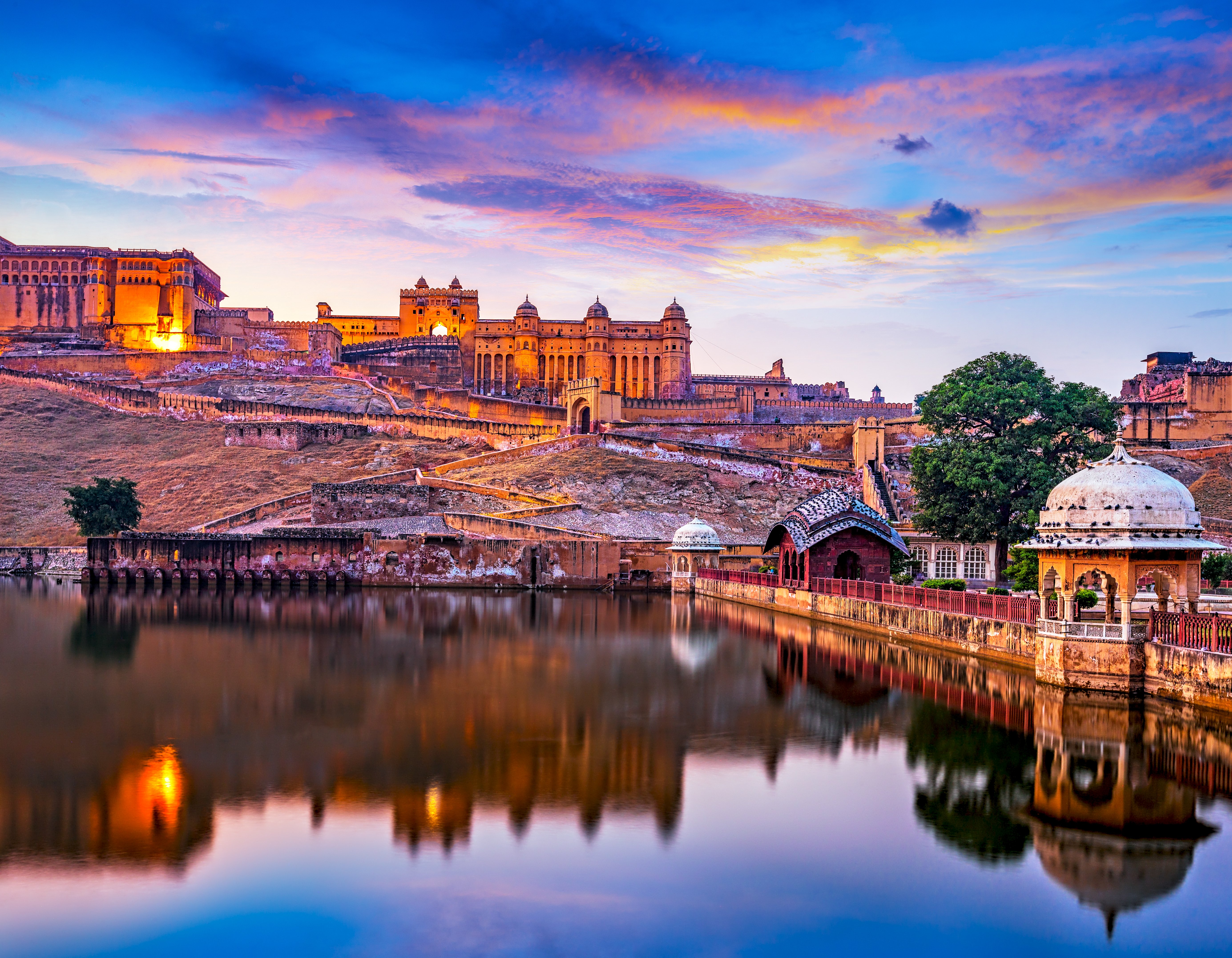 Amber Fort and Maota Lake at sunset. 